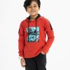 Kid boy's long-sleeved hoddie T-shirt in cotton single jersey fabric. Car print at the front and matching twill tape on the shoulders.