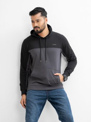 Men's hoodie sweatshirt in french terry fabric. Long-sleeved with two side pockets.