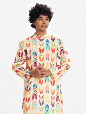 Teen boys panjabi in printed cotton fabric. Mandarin collar and inseam pockets.