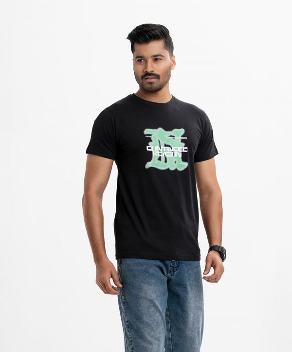 Men's t-shirt in cotton single jersey fabric. Crew neck, short sleeves. Print on the chest.
