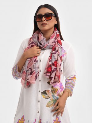Multi-color long rectangle scarf in stretchable blended fabric.